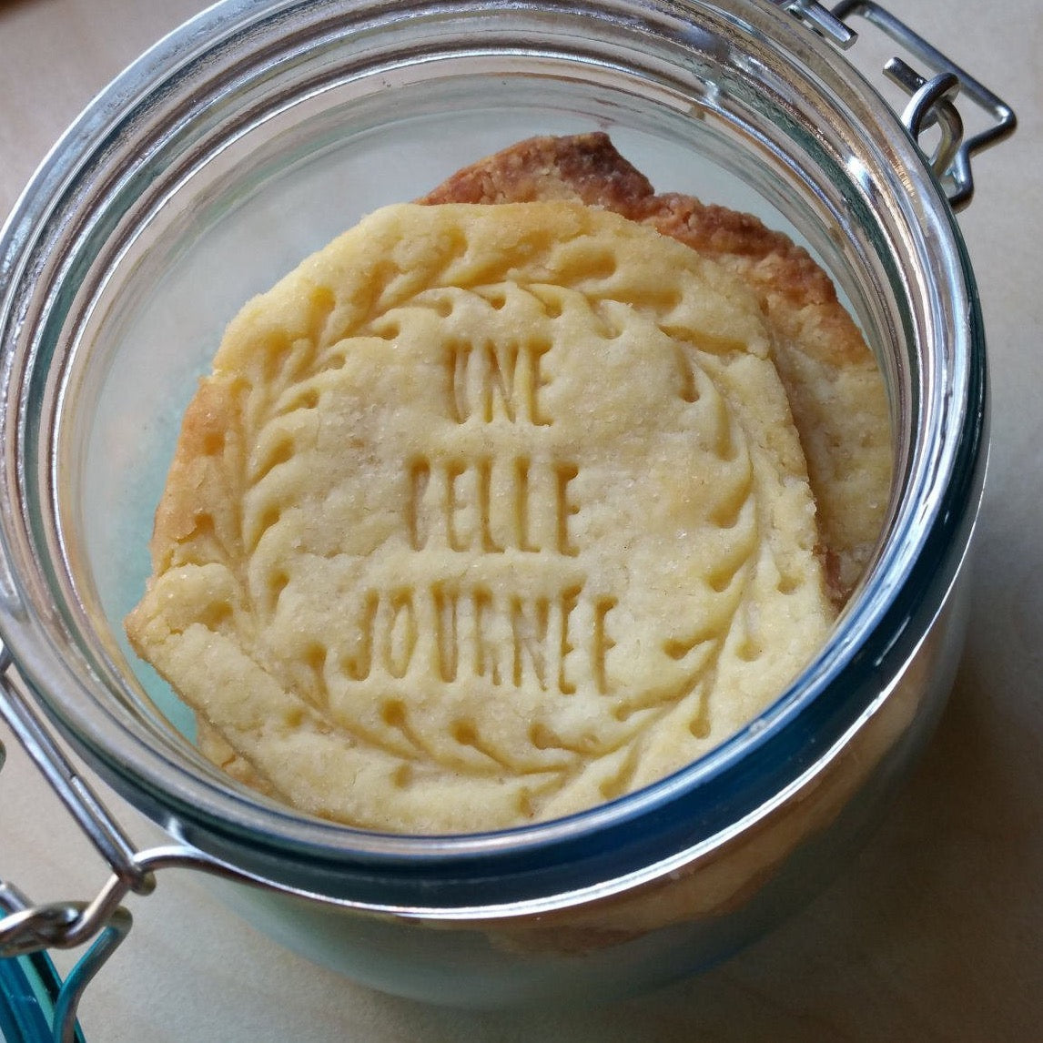 tampon biscuit avec une couronne une belle journée sur mesure pour personnaliser vos sablés ou cookies, tampon biscuit avec votre texte