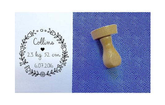 Tampon couronne fleurs C, tampon baptême sur mesure, tampon rond 4,5cm, tampon prénom, tampon date,tampon personnalisé